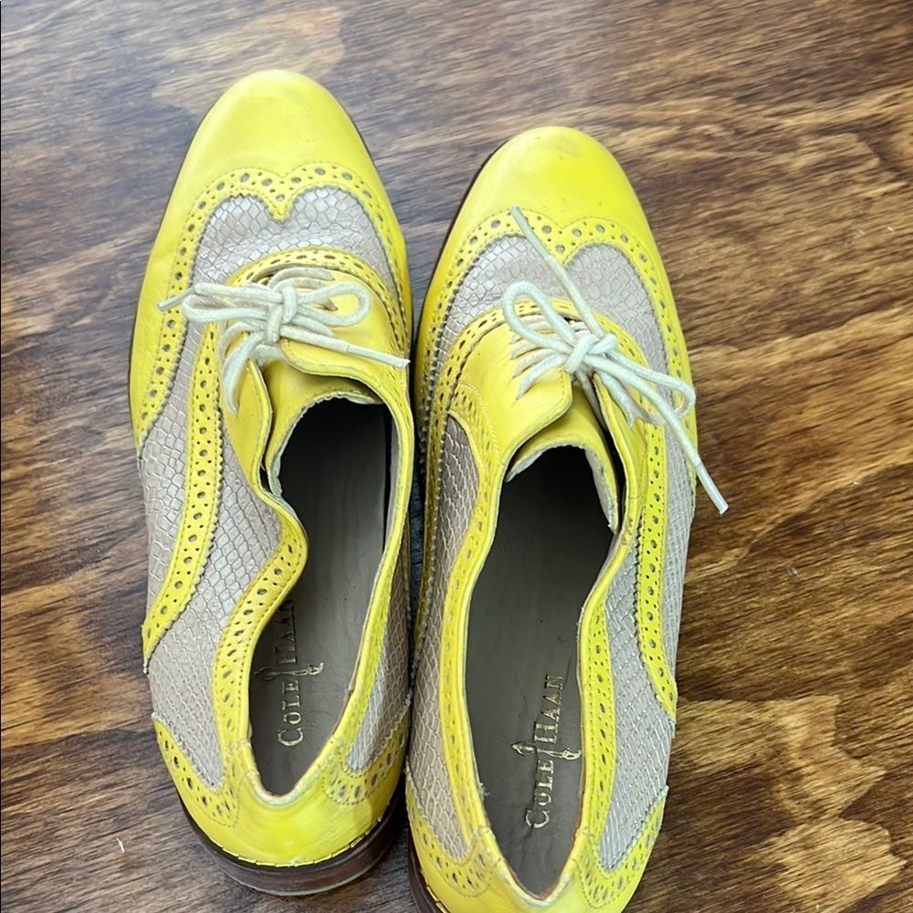 Yellow and Tan Men's Brogue Shoes - Picture 4 of 13